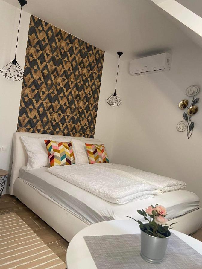 Villa Corner Тихани Екстериор снимка