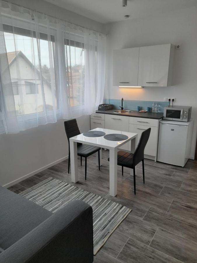 Villa Corner Тихани Екстериор снимка