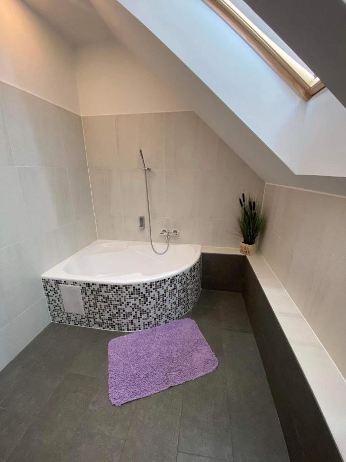 Villa Corner Тихани Екстериор снимка