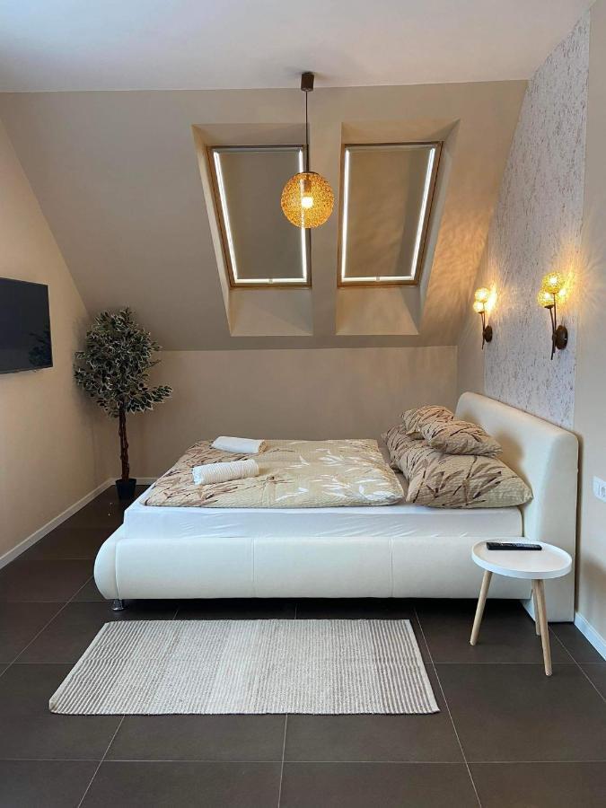 Villa Corner Тихани Екстериор снимка