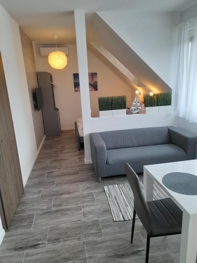 Villa Corner Тихани Екстериор снимка