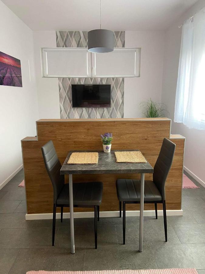 Villa Corner Тихани Екстериор снимка