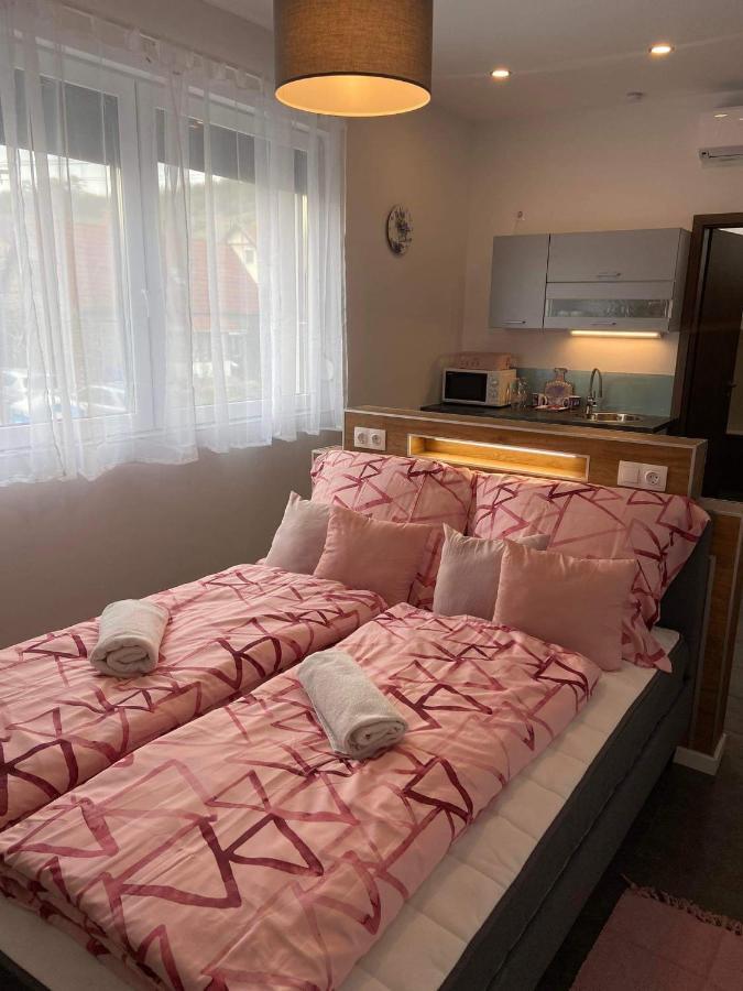 Villa Corner Тихани Екстериор снимка