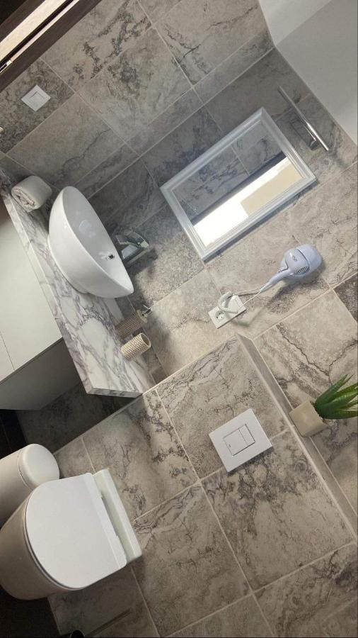 Villa Corner Тихани Екстериор снимка
