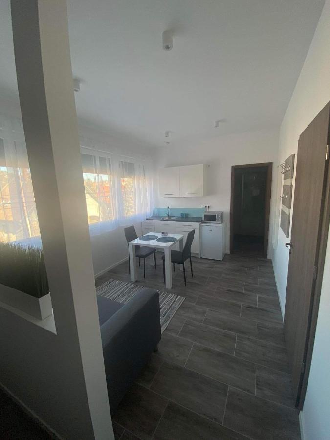 Villa Corner Тихани Екстериор снимка