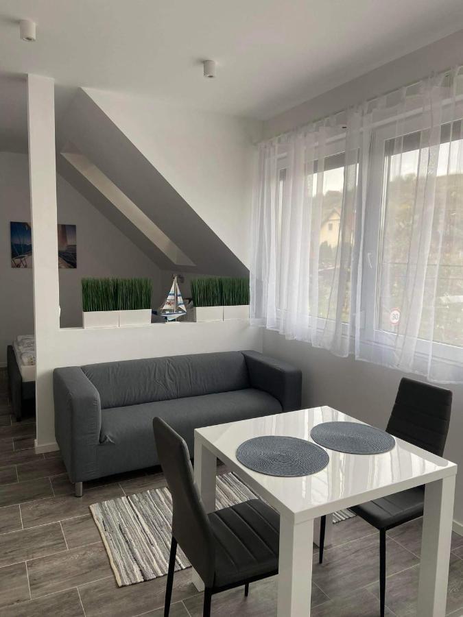 Villa Corner Тихани Екстериор снимка