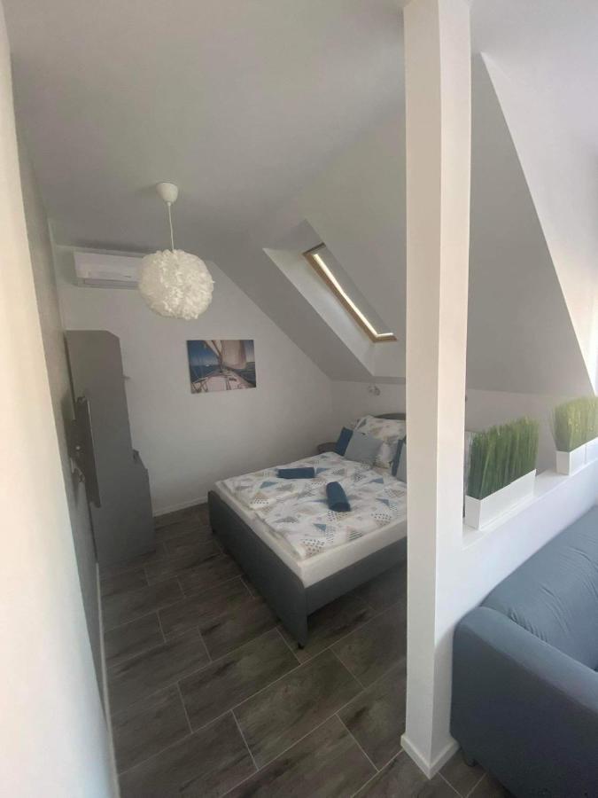 Villa Corner Тихани Екстериор снимка