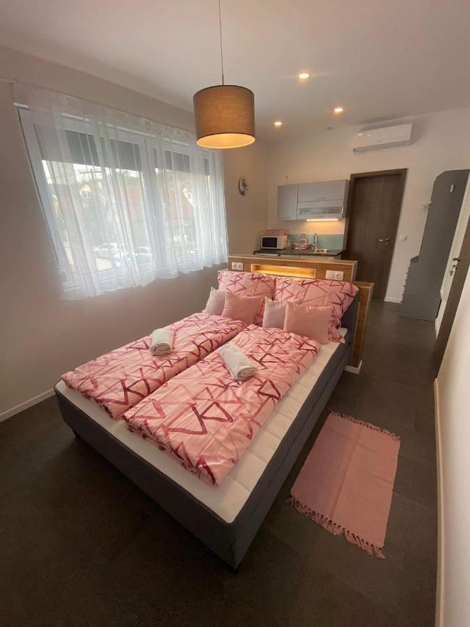 Villa Corner Тихани Екстериор снимка