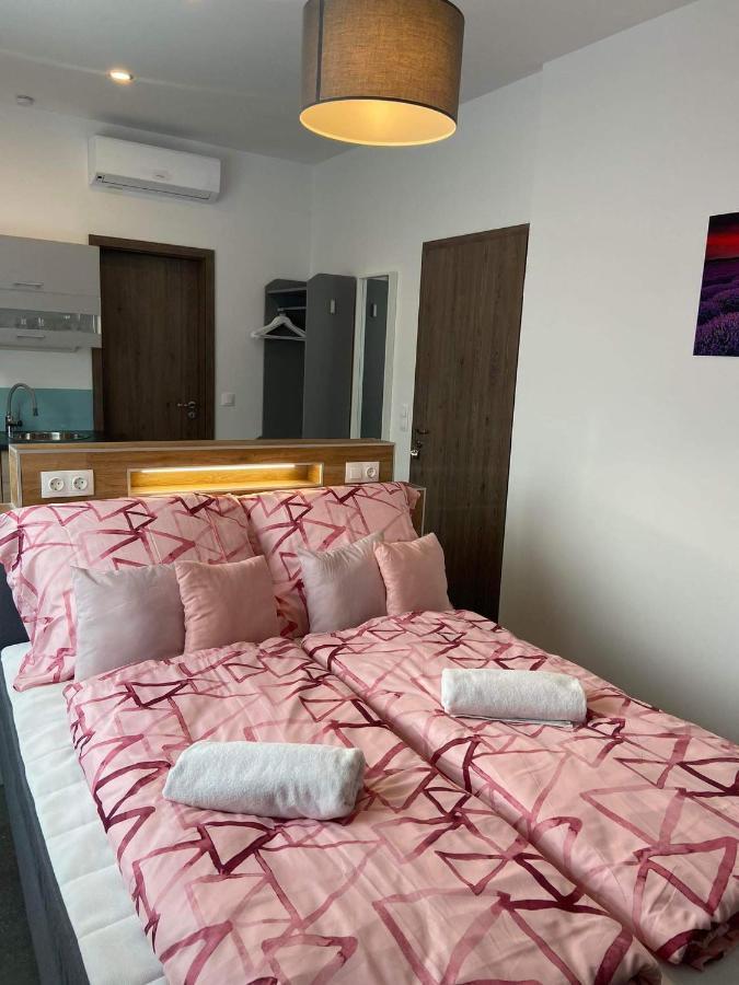Villa Corner Тихани Екстериор снимка