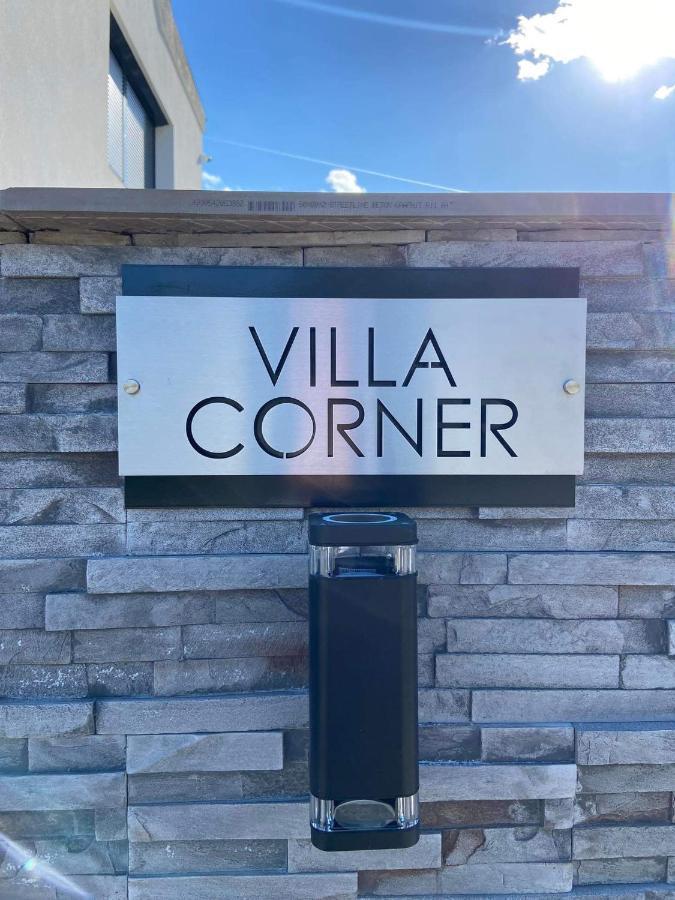 Villa Corner Тихани Екстериор снимка