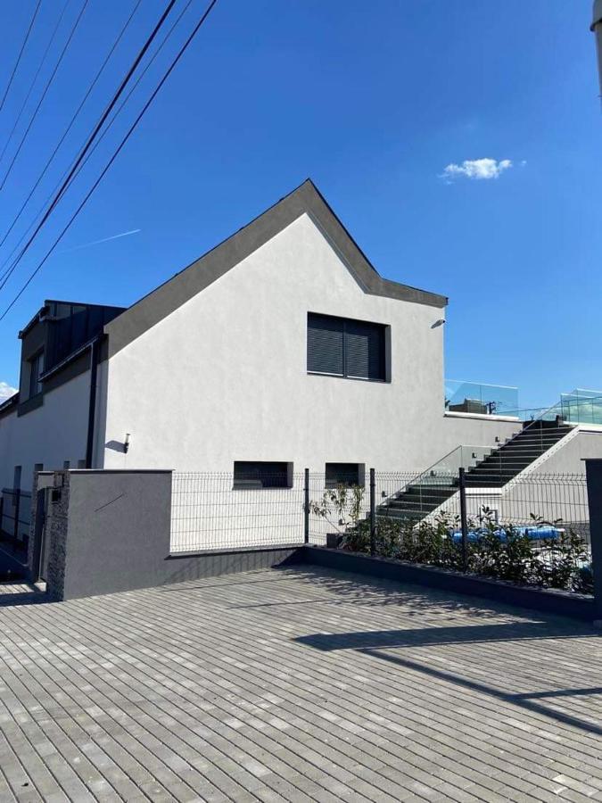 Villa Corner Тихани Екстериор снимка